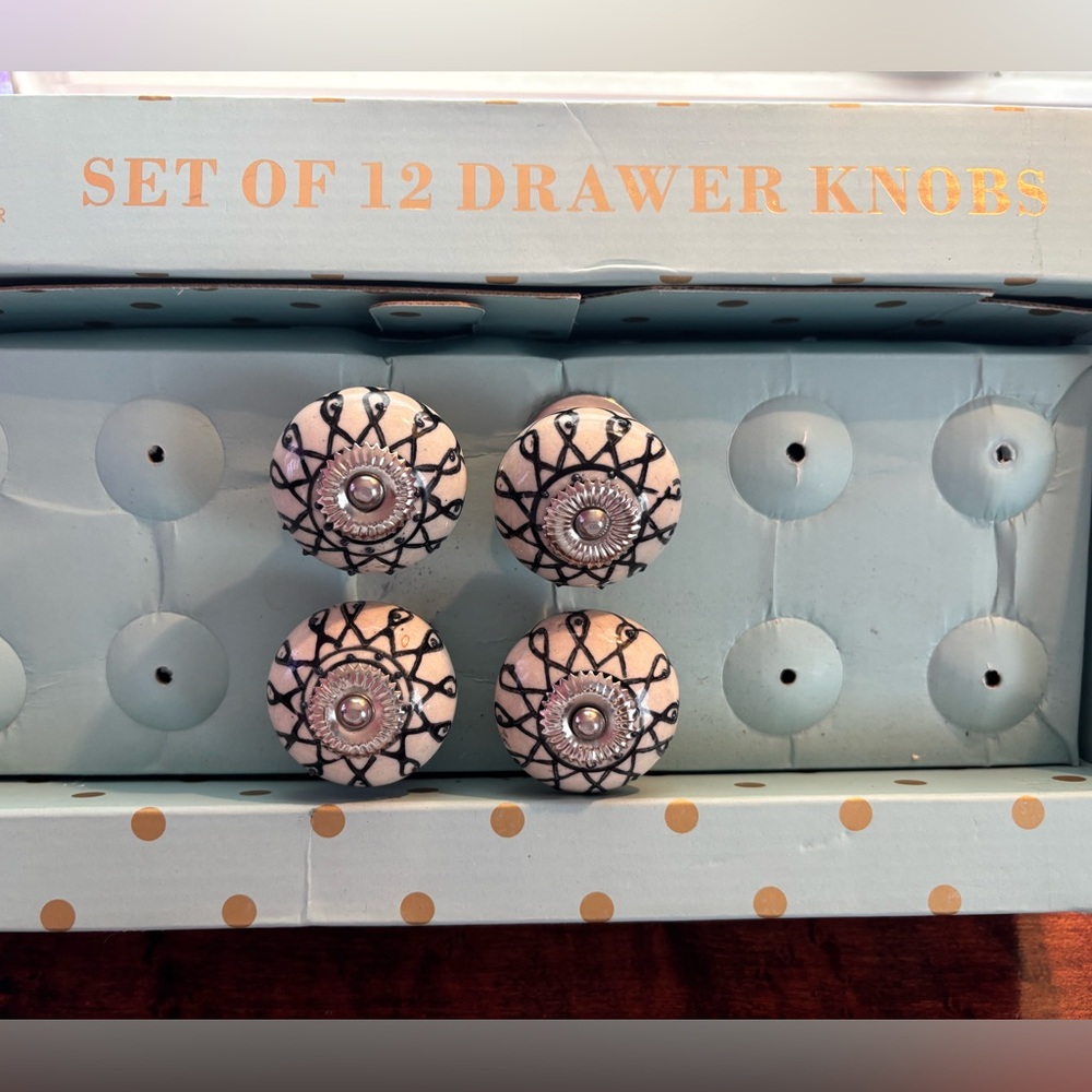 Set of 4 ceramic drawer knobs - Picture 3 of 5